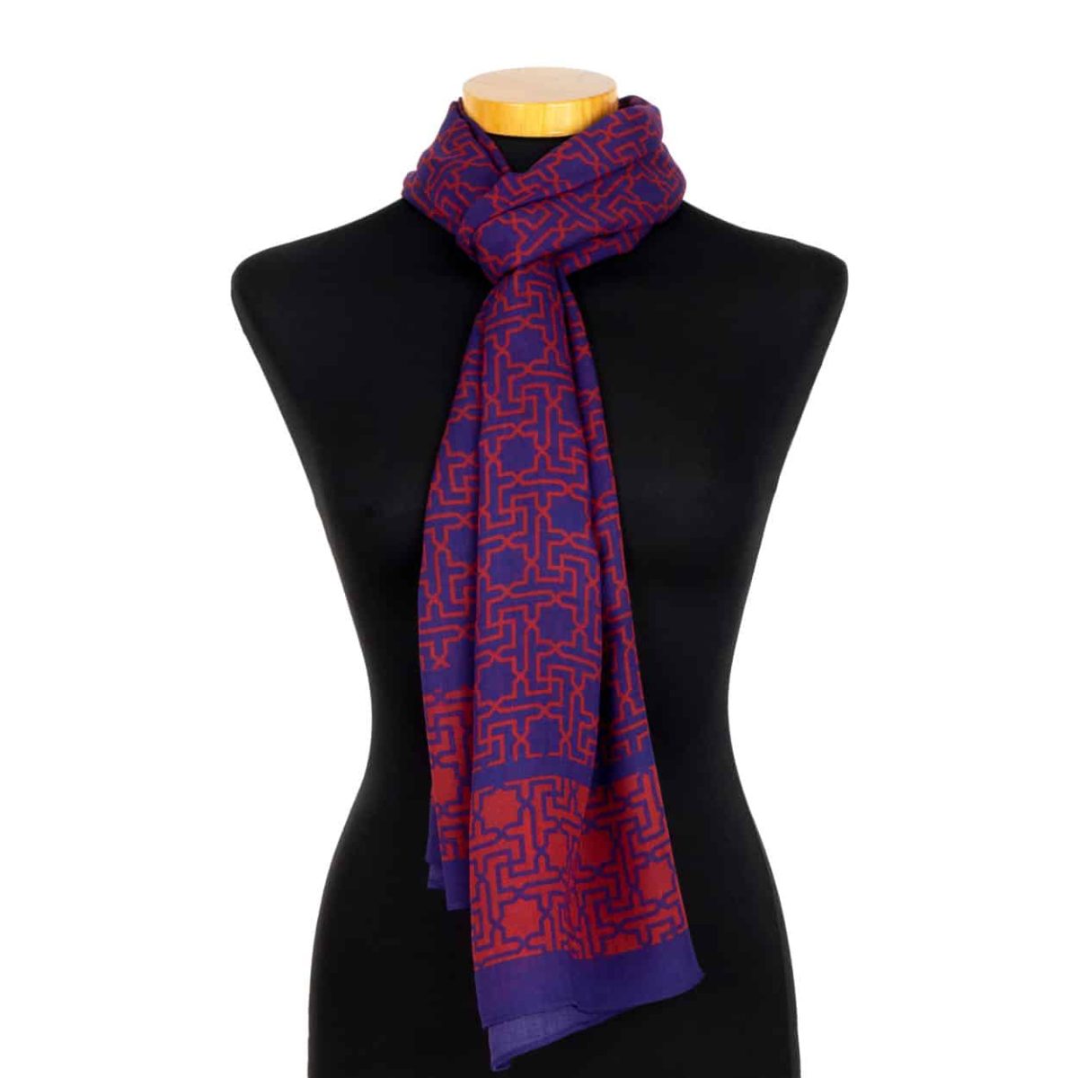Blue and red scarf for the neck