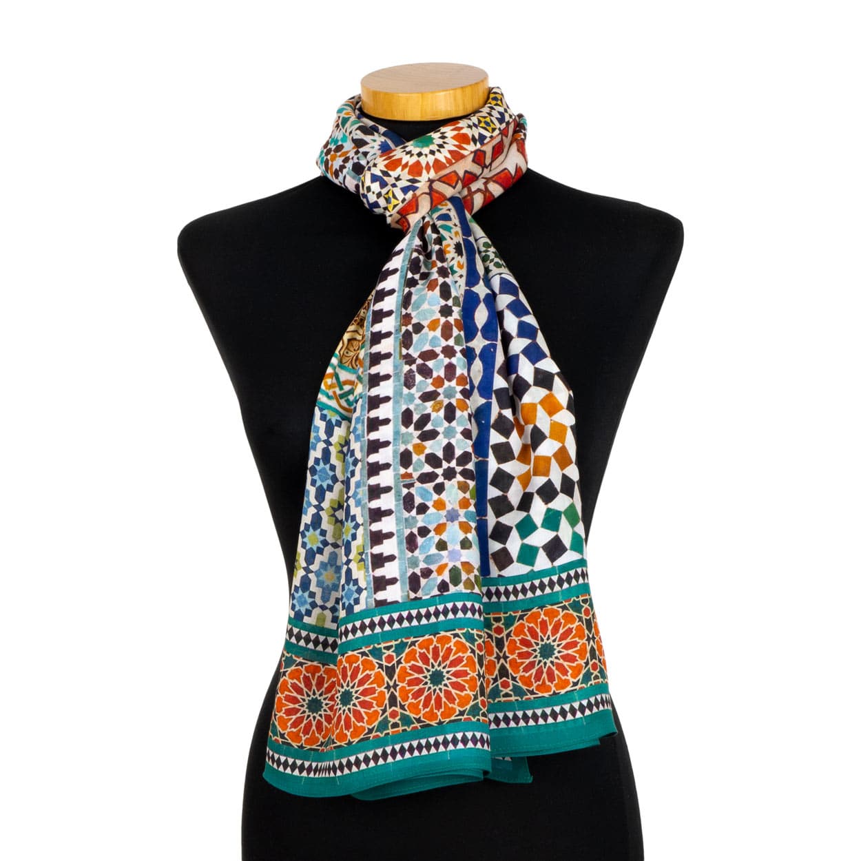 pañuelo para el cuello con estampado inspirado en los mosaicos de la alhambra